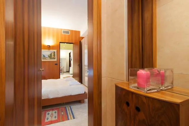 Deluxe Quattro Spade 아파트 *